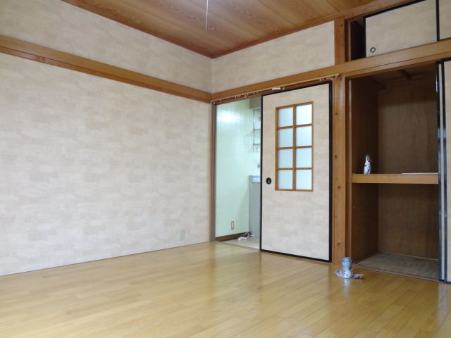 Living and room. 8 tatami mat of Western-style