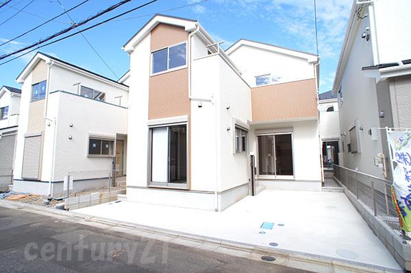 Local appearance photo. 4 Building