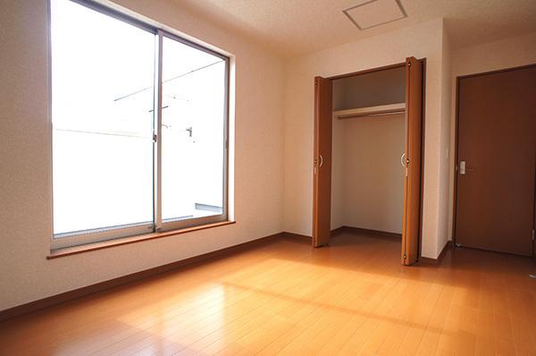 Non-living room. 4 Building