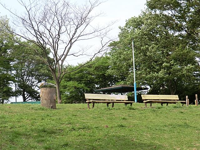 park. 720m until Koyamadai Archeological Park
