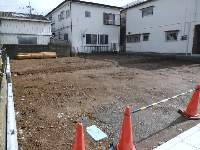 Local appearance photo. Local (10 May 2013) Shooting