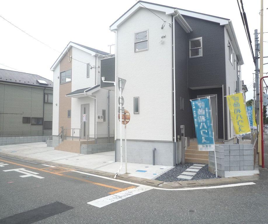 Local appearance photo. 3 Building Appearance: 2013 October