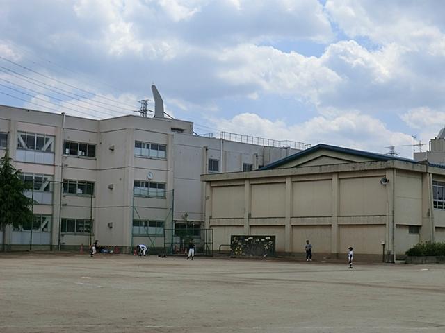 Primary school. Fourth to elementary school 130m
