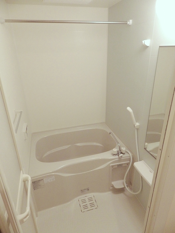 Bath. Reheating ・ With bathroom drying function ☆