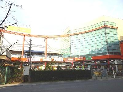 Shopping centre. OSC Deoshiti to Niiza 1501m