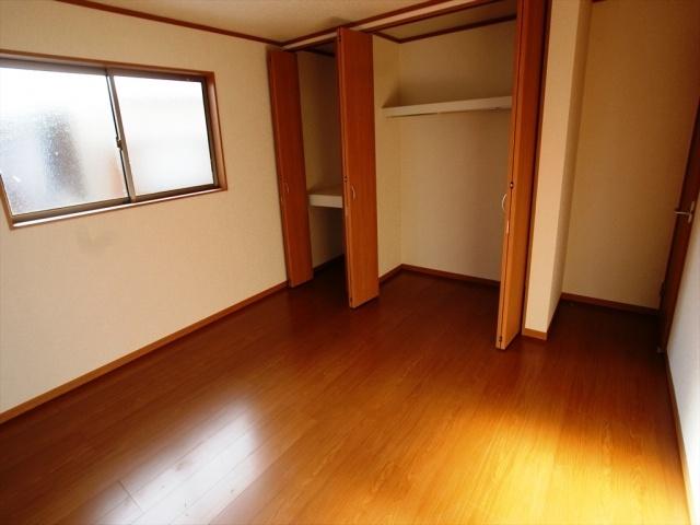 Non-living room. All room pair glass