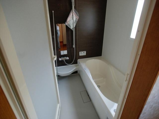 Bathroom. Effortlessly your laundry in the rain in the bathroom dryer