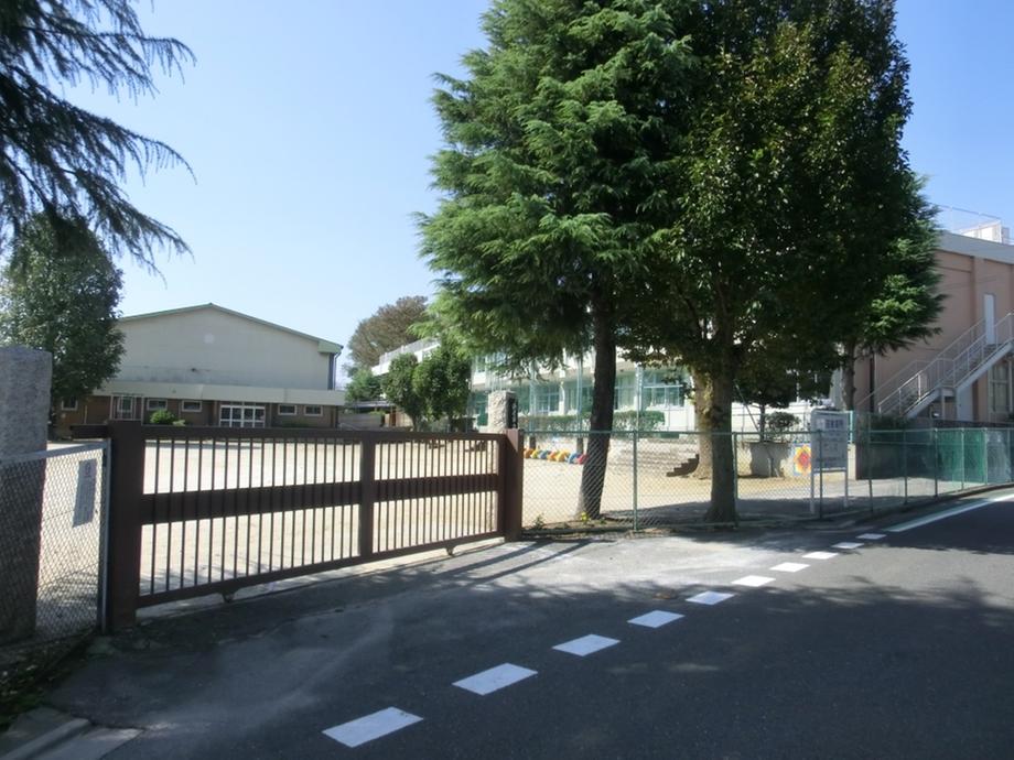 Primary school. Niiza 802m up to municipal Katayama Elementary School