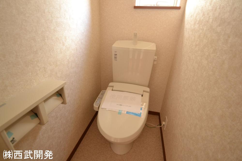 Toilet. Indoor (11 May 2013) Shooting