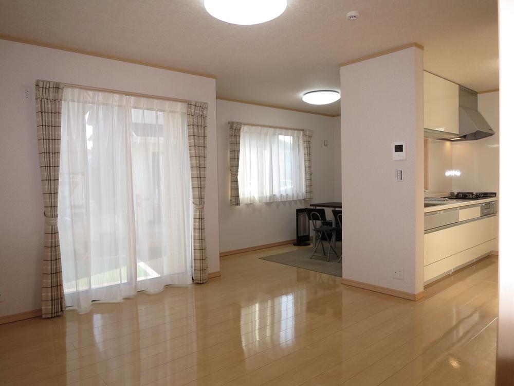 Living. Local (12 May 2013) Shooting