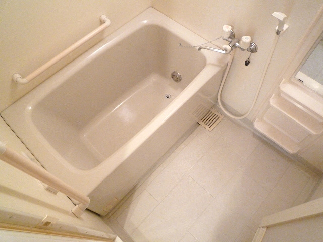 Bath. Reheating Allowed ☆