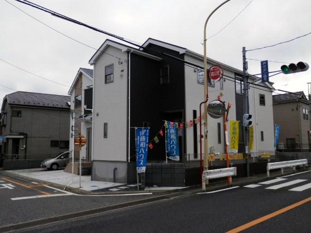 Local appearance photo. Local (10 May 2013) Shooting