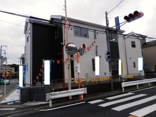 Local photos, including front road. Local (10 May 2013) Shooting