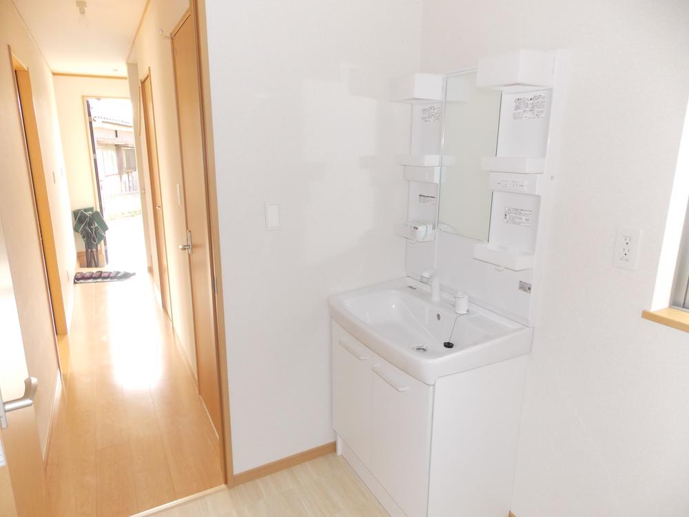 Wash basin, toilet. Indoor (11 May 2013) Shooting