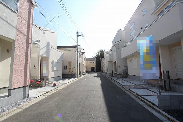 Local photos, including front road. 2 Building site (November 26, 2013) Shooting