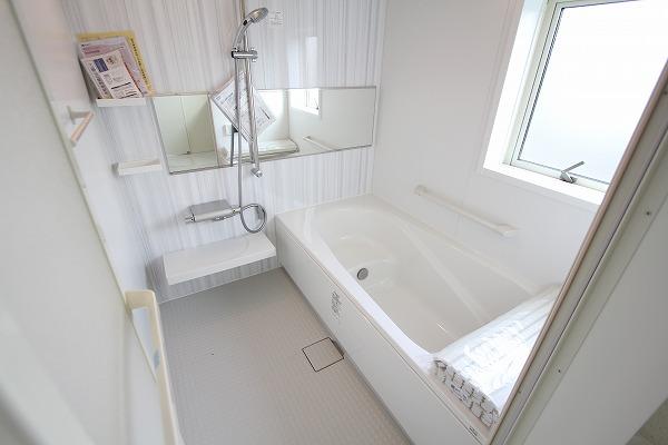 Bathroom. Building 2 bathroom (November 26, 2013) Shooting