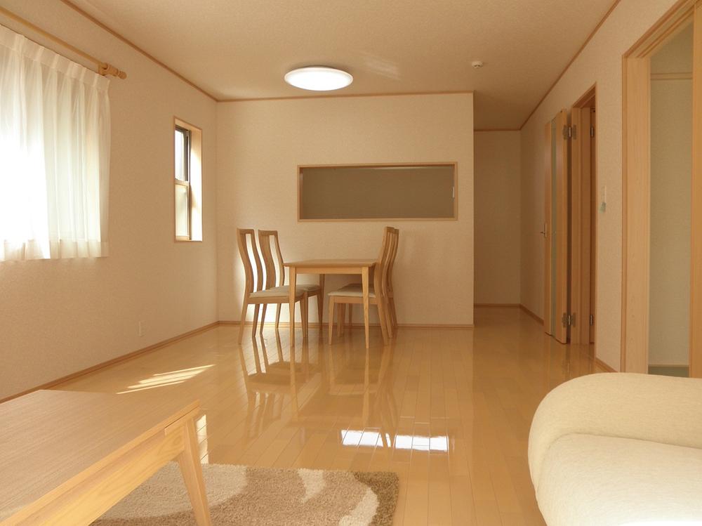 Same specifications photos (living). Same specifications construction cases