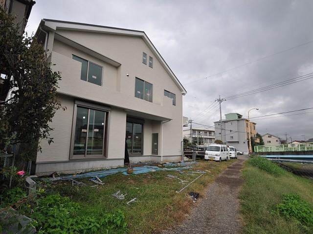 Local appearance photo. B Building Under construction