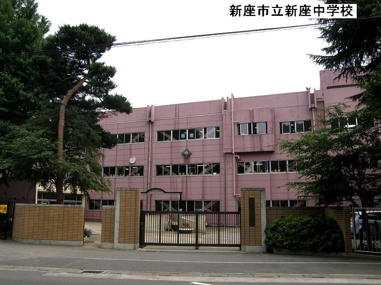 Junior high school. Niiza Municipal Niiza until junior high school 1200m