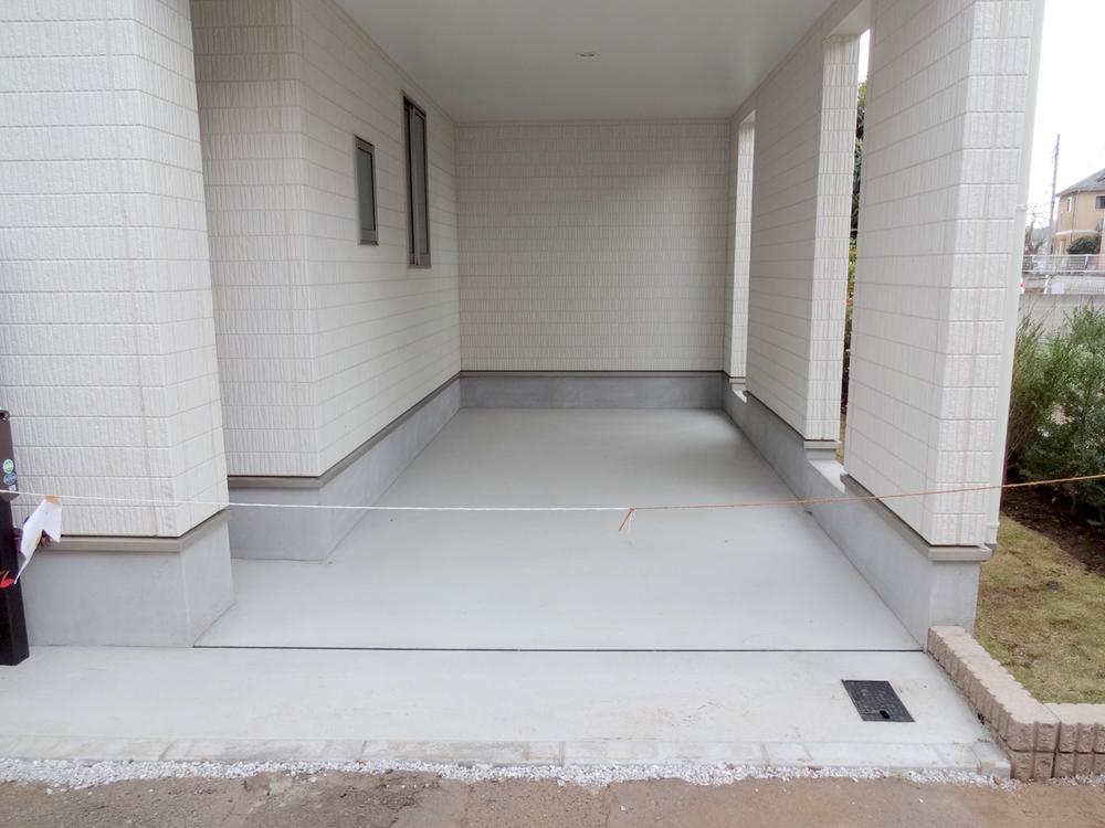 Parking lot. Local (11 May 2013) Shooting