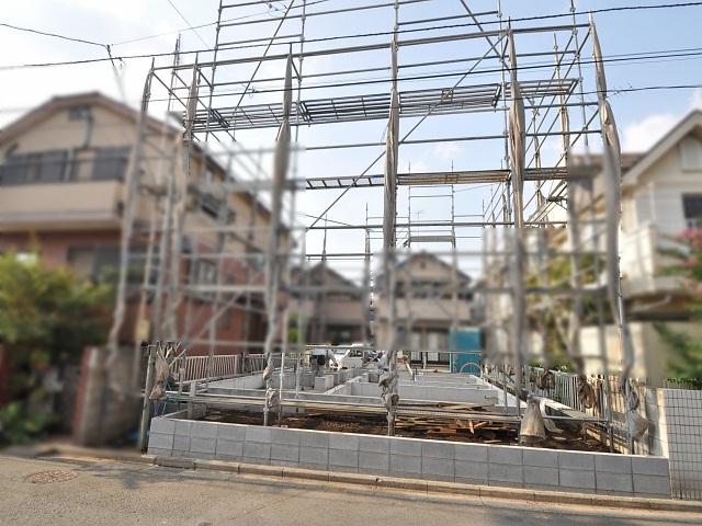 Local appearance photo. Time basis