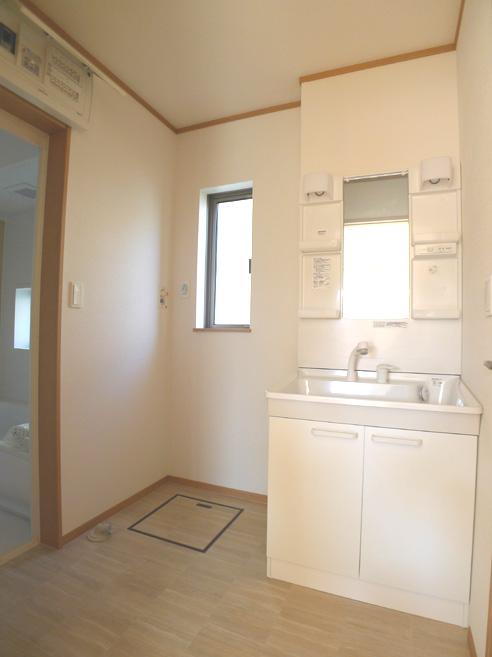 Same specifications photos (Other introspection). Wash room (complete construction cases)