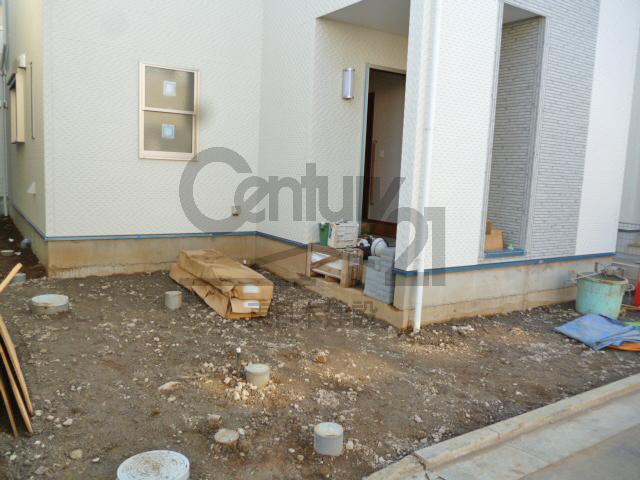 Parking lot. Local (11 May 2013) Shooting