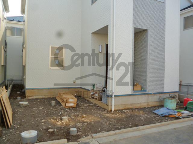 Parking lot. Local (11 May 2013) Shooting