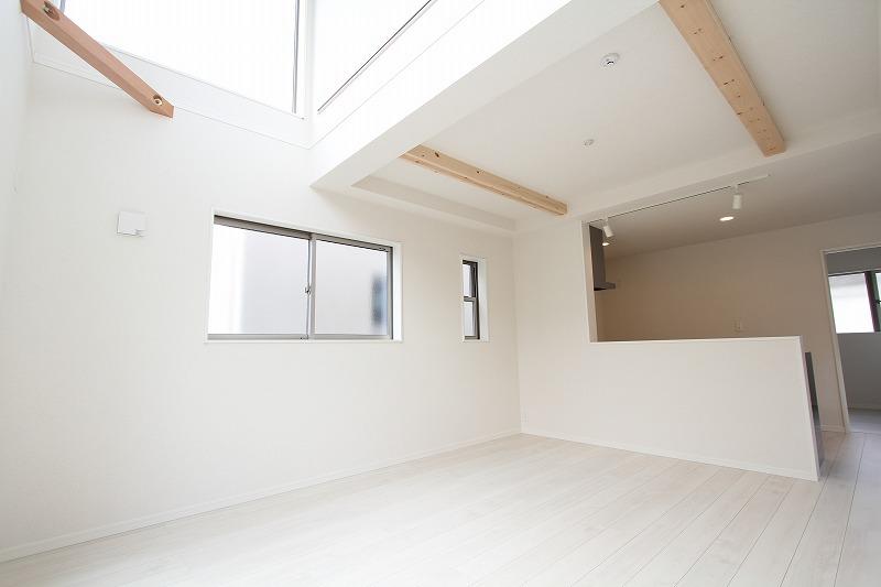 Same specifications photos (living). Same specifications living photo