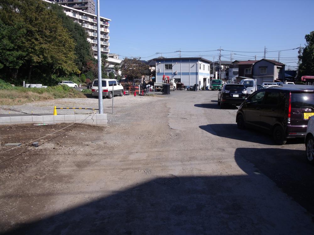 Local photos, including front road. Local (11 May 2013) Shooting