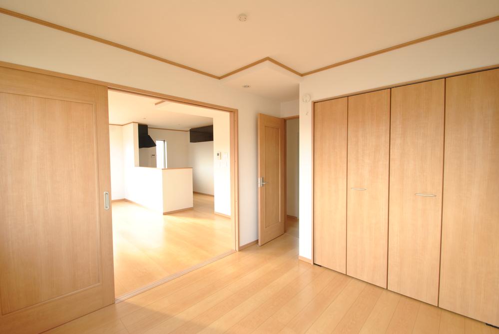 Non-living room. Indoor (11 May 2013) Shooting