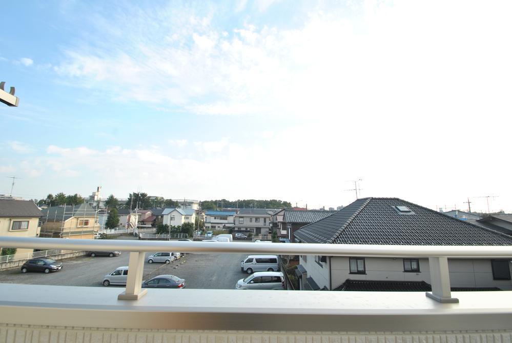 View photos from the dwelling unit. View from the site (November 2013) Shooting