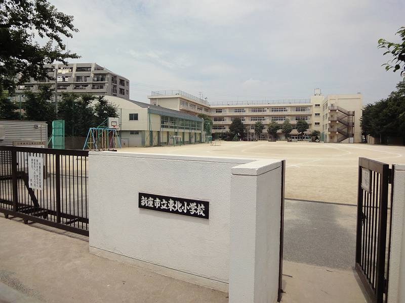 Primary school. Niiza 900m to stand Northeast Elementary School (elementary school)