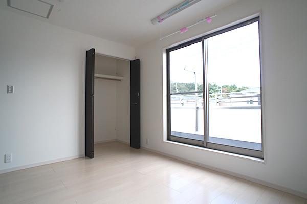 Non-living room. 11 Building