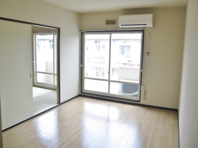 Living and room