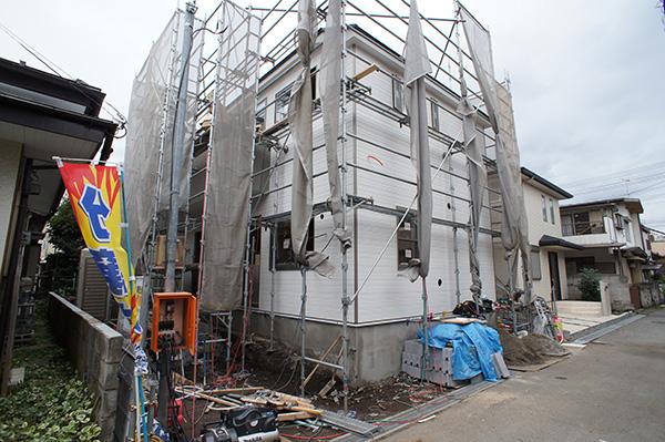 Local photos, including front road. Local (10 May 2013) Shooting