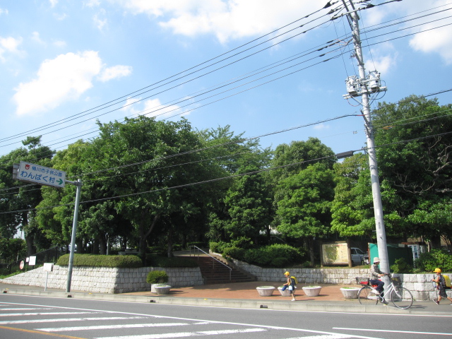 Home center. Okegawa children park up (home improvement) 358m