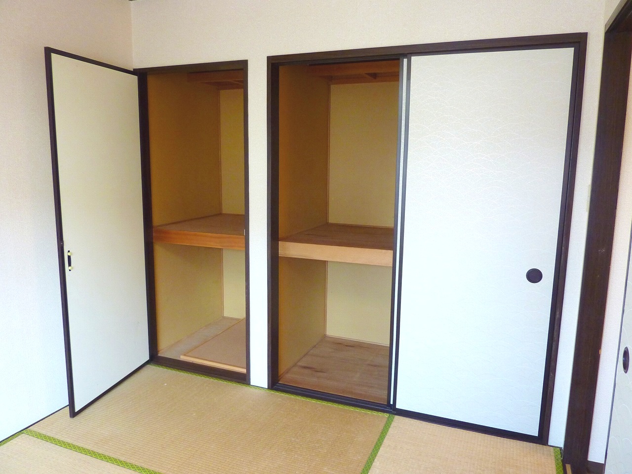 Receipt. It will be Japanese-style room of the closet. There are storage capacity because there is a depth. 