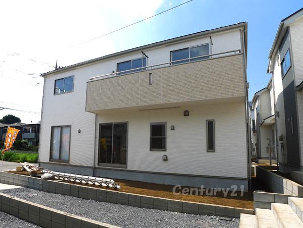 Local appearance photo. 6 Building