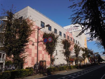 Shopping centre. Okegawa until Main 870m