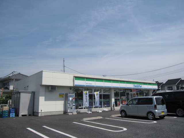 Convenience store. FamilyMart Okegawa Kamihideya store up (convenience store) 415m