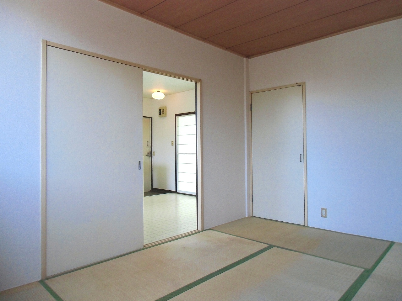Other room space. It will be on the north side 6-tatami mat Japanese-style room.