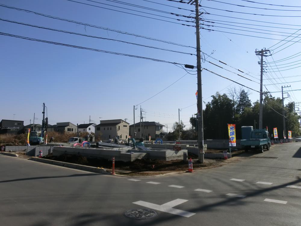 Local photos, including front road. Local (12 May 2013) Shooting