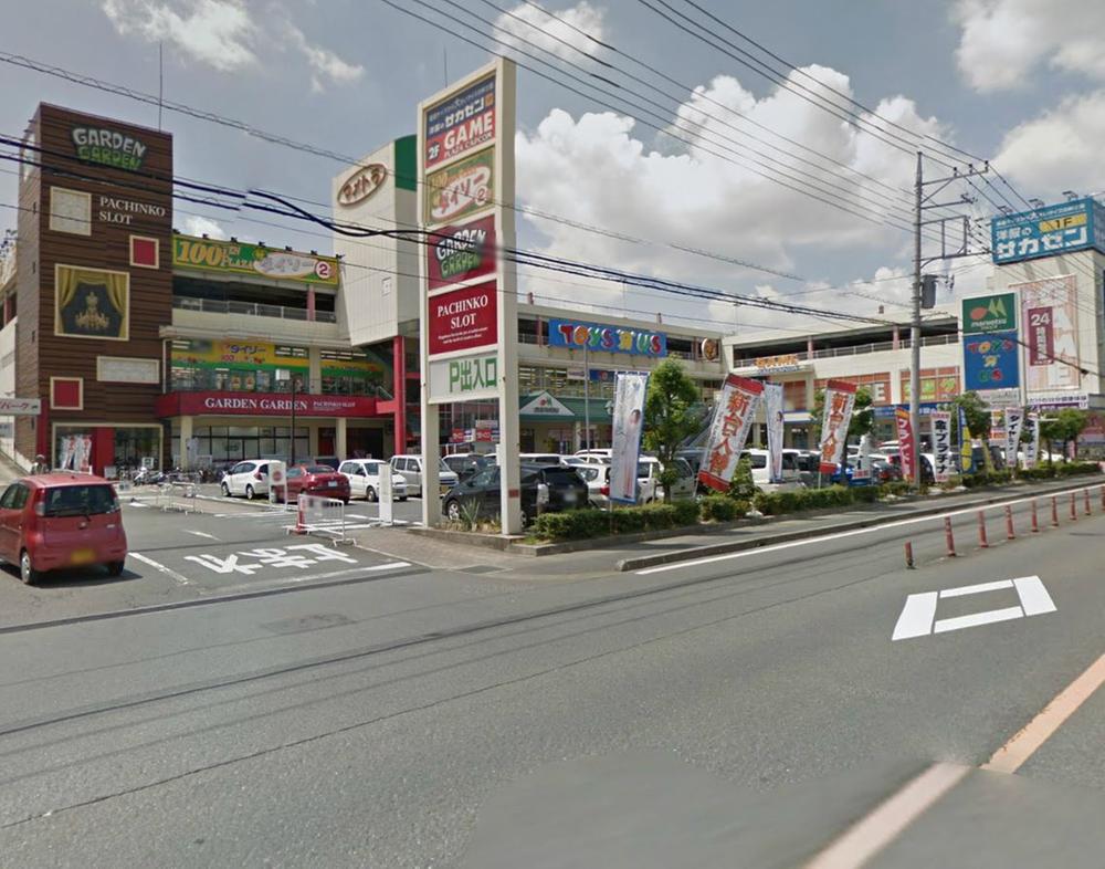 Shopping centre. Mametora shopping until Park 509m