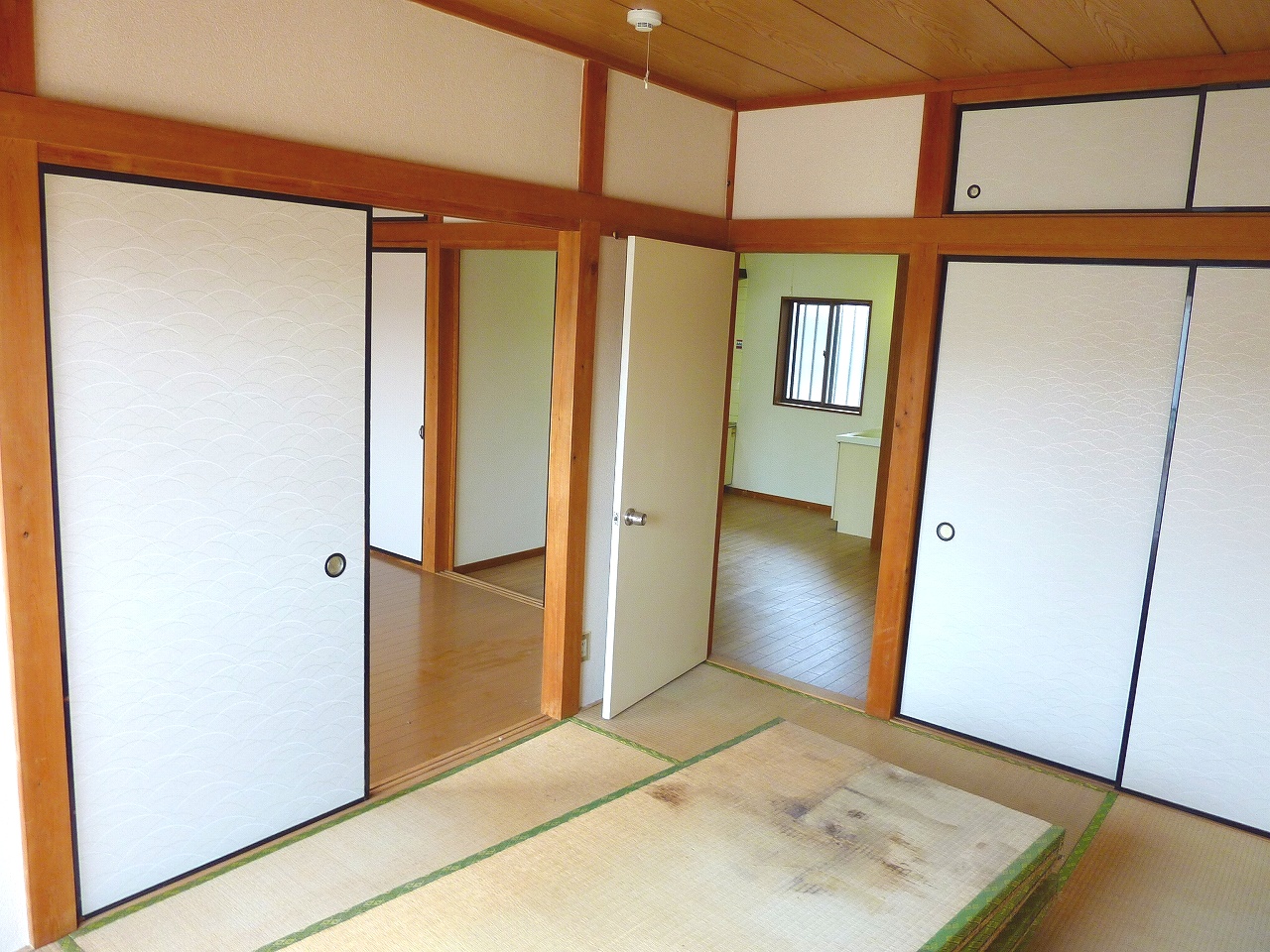 Other room space. I Japanese-style room is still calm