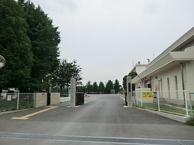 Primary school. 500m to Okegawa Municipal Okegawa Elementary School