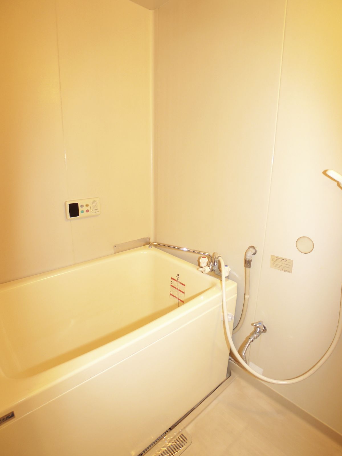 Bath. Reheating hot water supply