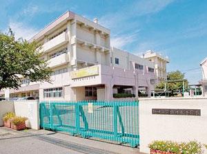 Primary school. 1000m to East Elementary School