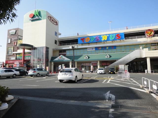 Shopping centre. Mametora shopping until Park 273m