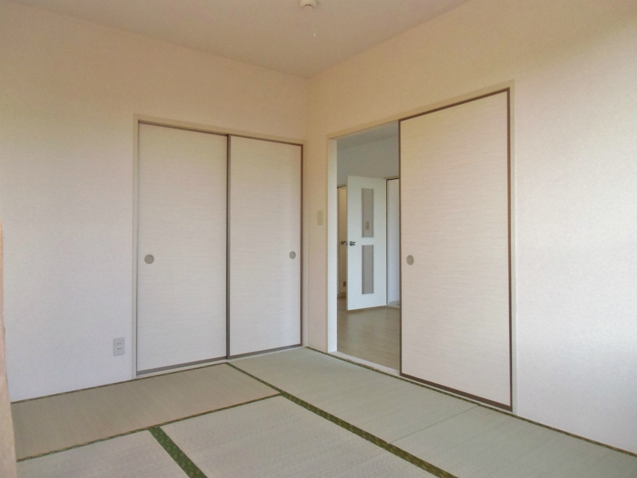Other room space. I Japanese-style room is still calm